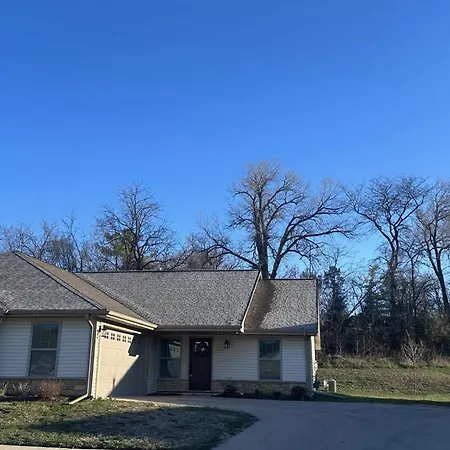 Beautiful 3 Bed 2 Bath Condo