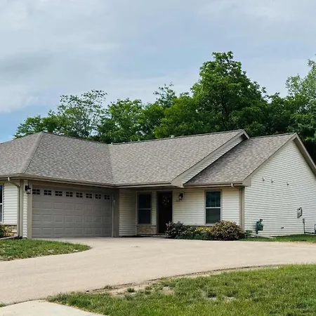 Beautiful 3 Bed 2 Bath Condo